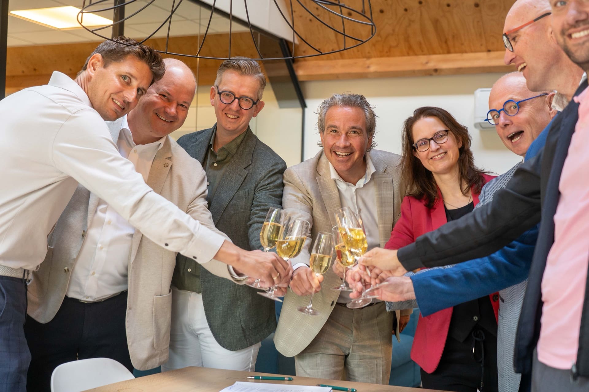 De partners van telt® proosten op de nieuwe vestiging in Soest