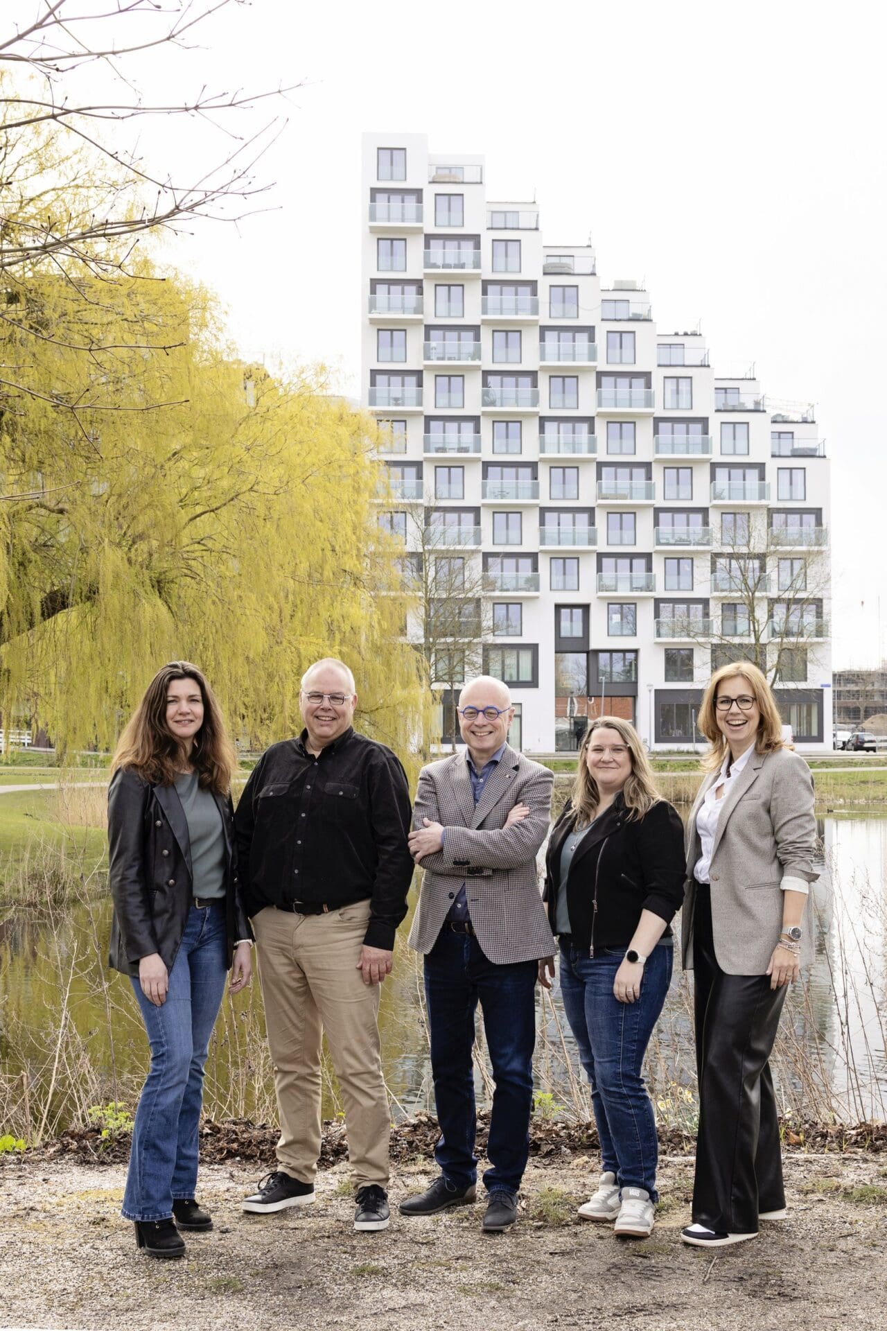 Het team van telt in Hoofddorp bij het water